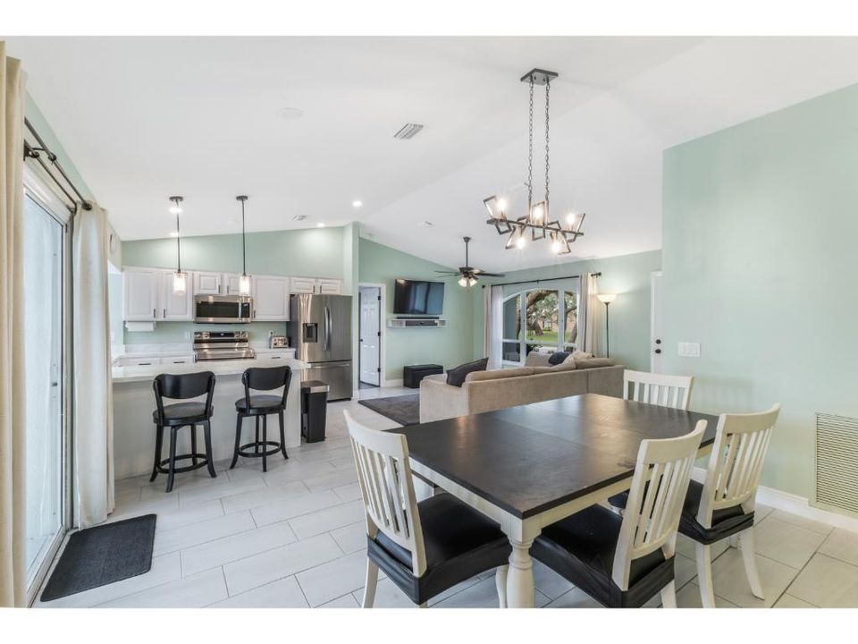 For Sale: $439,900 (3 beds, 2 baths, 1342 Square Feet)