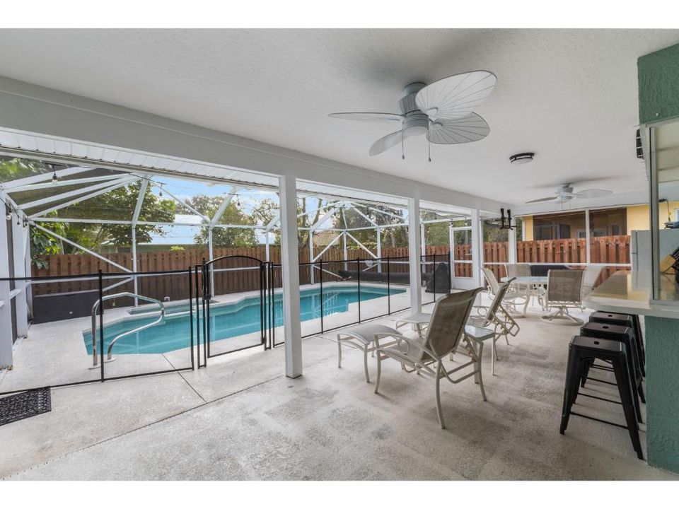 For Sale: $439,900 (3 beds, 2 baths, 1342 Square Feet)