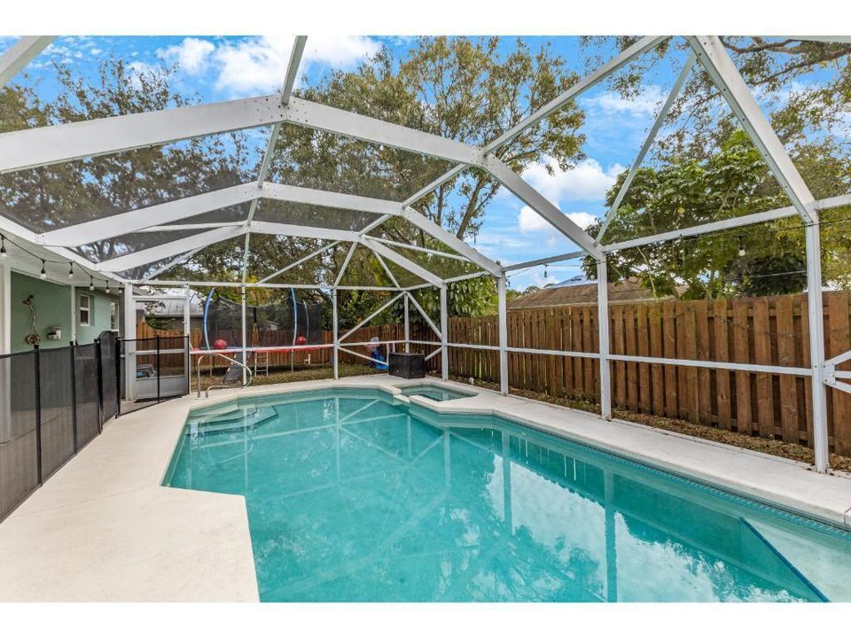 For Sale: $439,900 (3 beds, 2 baths, 1342 Square Feet)