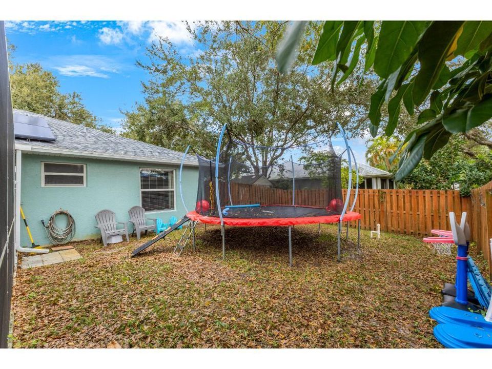For Sale: $439,900 (3 beds, 2 baths, 1342 Square Feet)