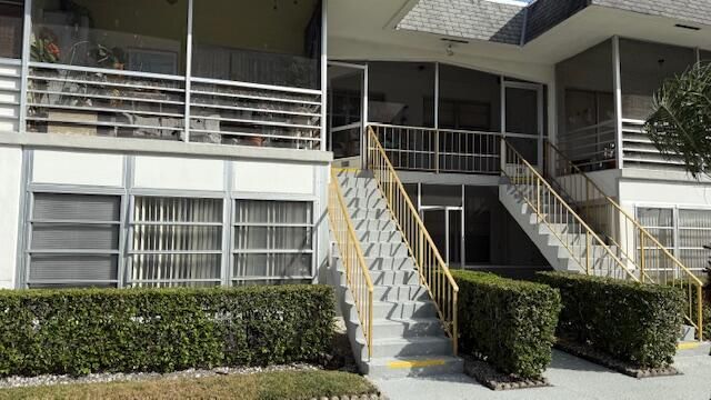 For Sale: $162,000 (1 beds, 1 baths, 740 Square Feet)