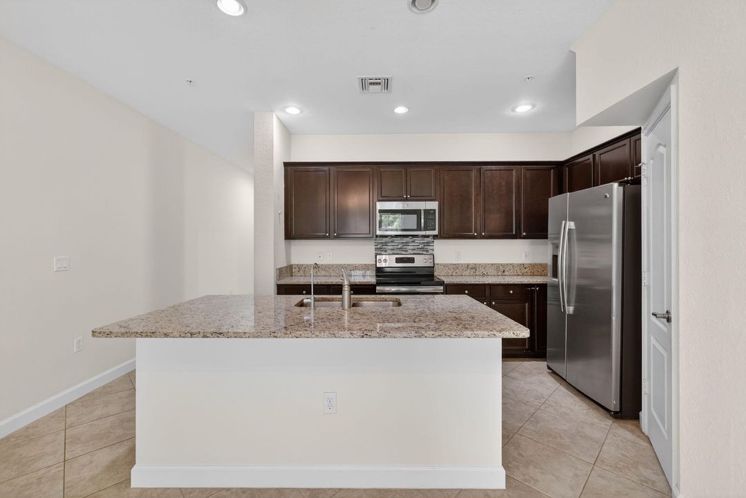 В аренду: $2,500 (3 спален, 2 ванн, 1609 Квадратных фут)