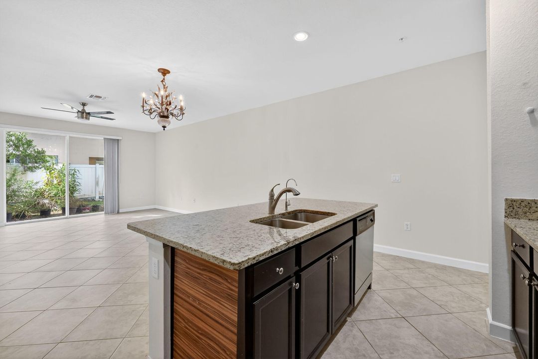 В аренду: $2,500 (3 спален, 2 ванн, 1609 Квадратных фут)