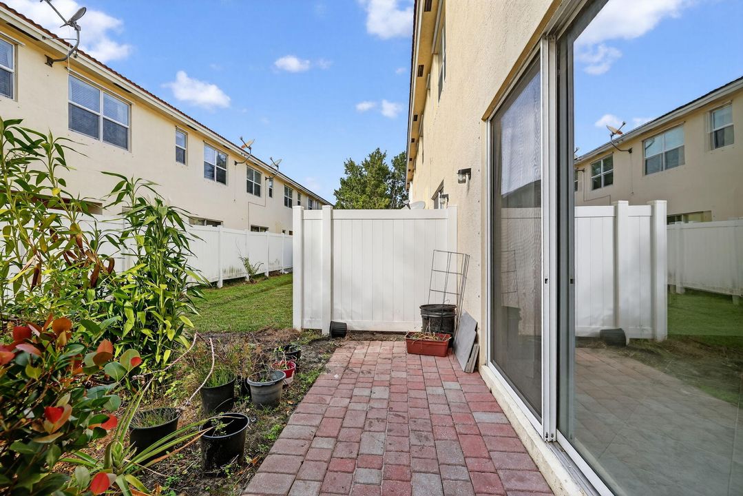 В аренду: $2,500 (3 спален, 2 ванн, 1609 Квадратных фут)