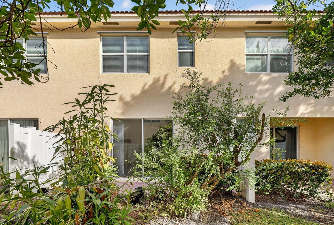 В аренду: $2,500 (3 спален, 2 ванн, 1609 Квадратных фут)