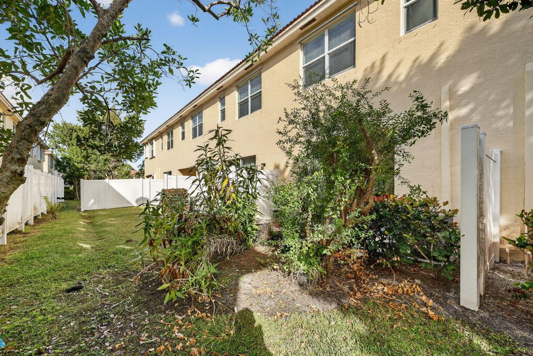 В аренду: $2,500 (3 спален, 2 ванн, 1609 Квадратных фут)