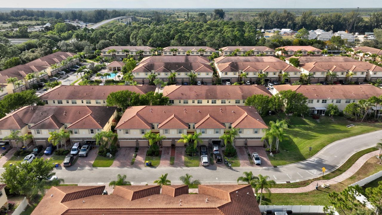 В аренду: $2,500 (3 спален, 2 ванн, 1609 Квадратных фут)