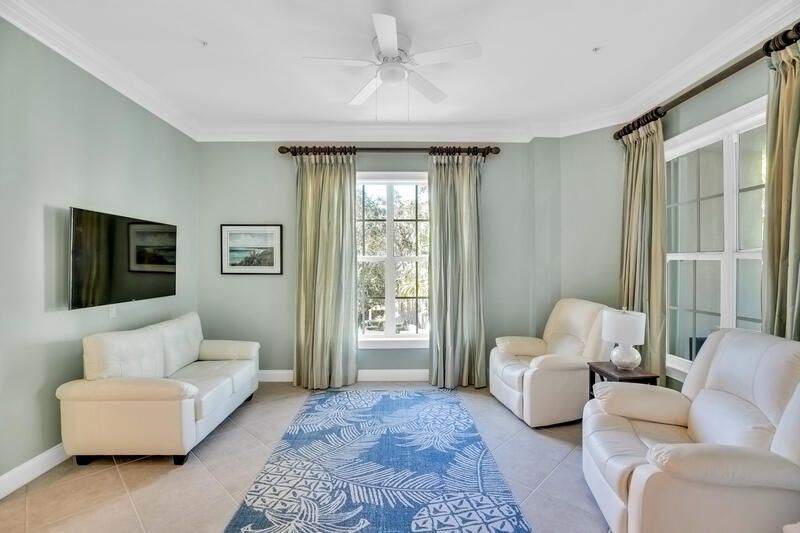 For Sale: $950,000 (3 beds, 3 baths, 3043 Square Feet)