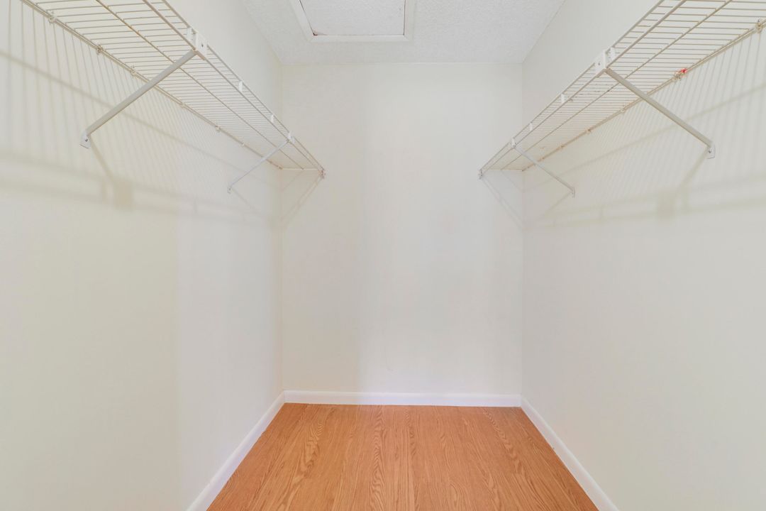 For Rent: $1,650 (1 beds, 1 baths, 830 Square Feet)