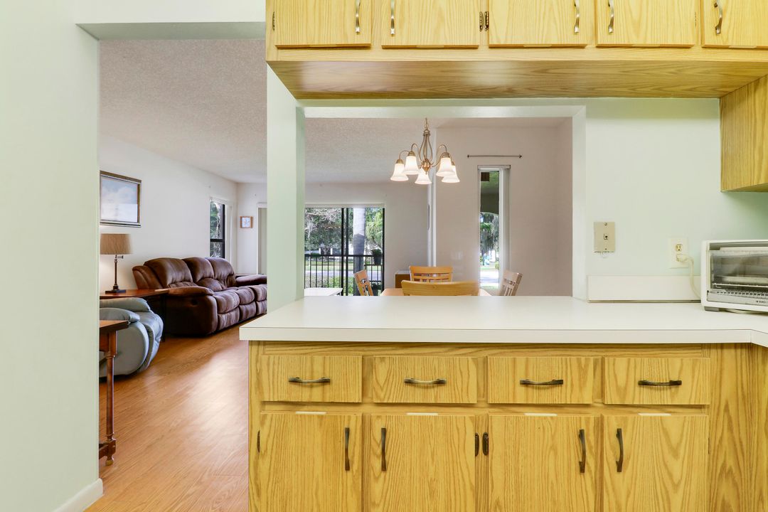 For Rent: $1,650 (1 beds, 1 baths, 830 Square Feet)