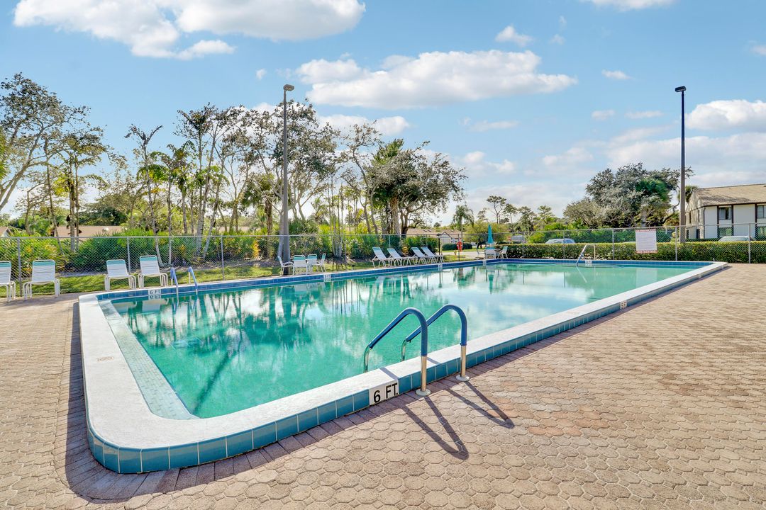 For Rent: $1,650 (1 beds, 1 baths, 830 Square Feet)