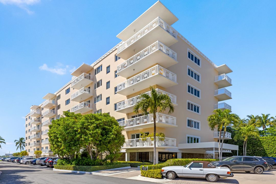 На продажу: $2,750,000 (2 спален, 2 ванн, 1438 Квадратных фут)