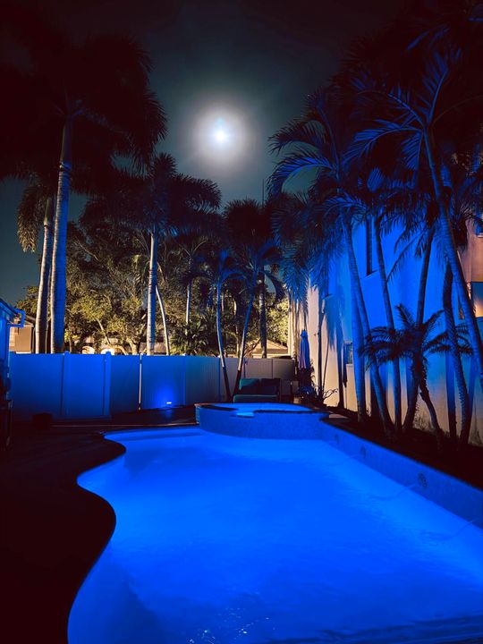 En Venta: $585,000 (3 camas, 2 baños, 2126 Pies cuadrados)