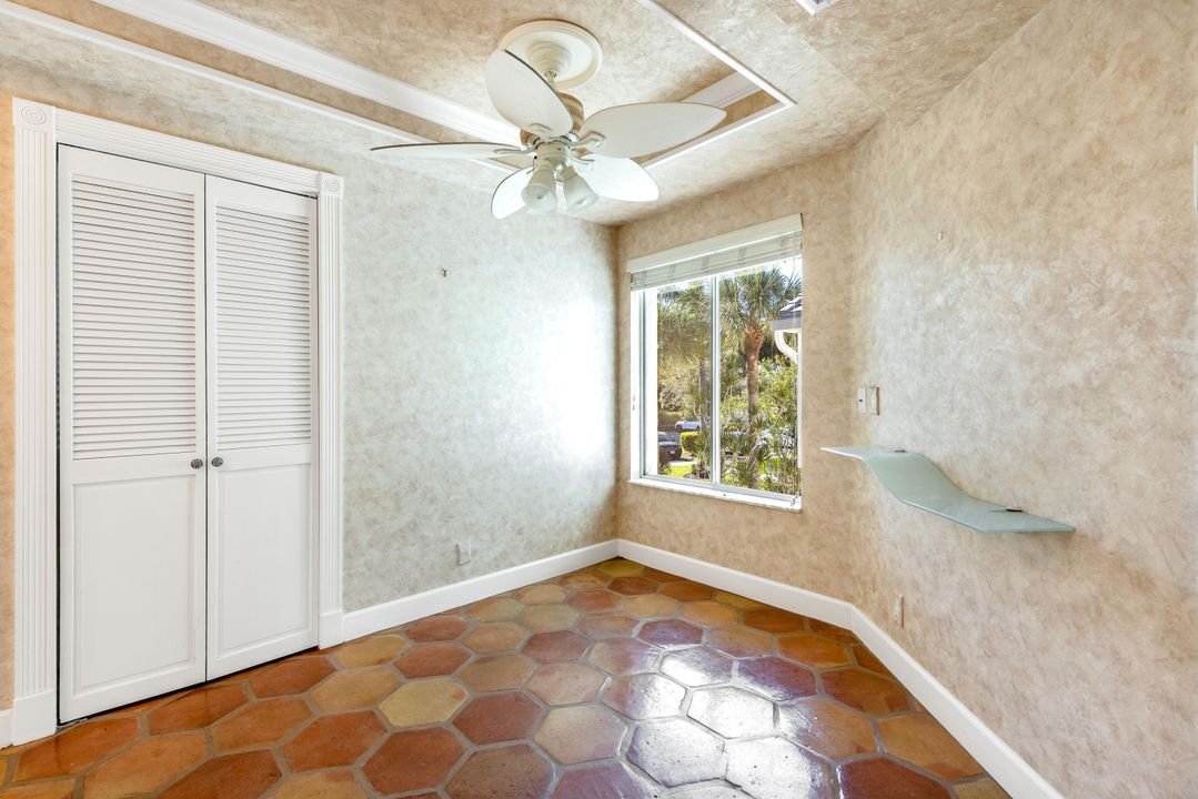 待售: $299,000 (2 贝兹, 2 浴室, 1728 平方英尺)