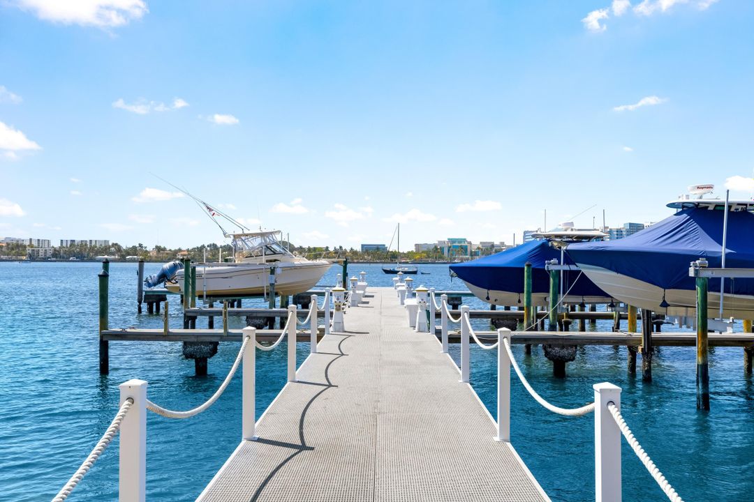 На продажу: $2,750,000 (2 спален, 2 ванн, 1438 Квадратных фут)