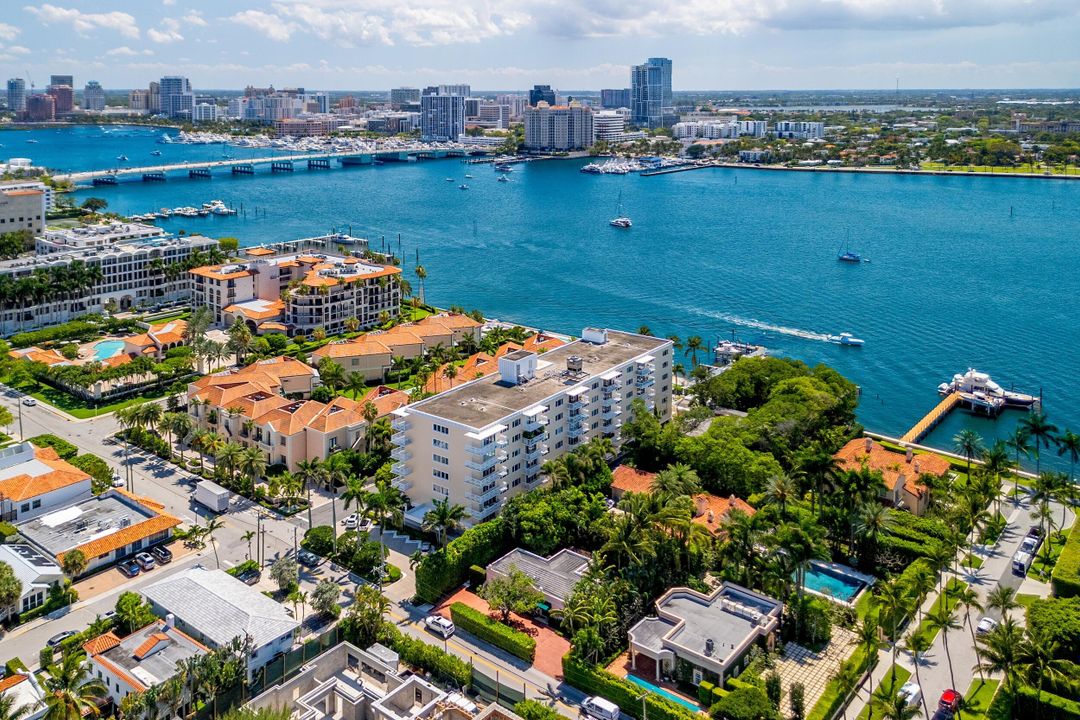 На продажу: $2,750,000 (2 спален, 2 ванн, 1438 Квадратных фут)