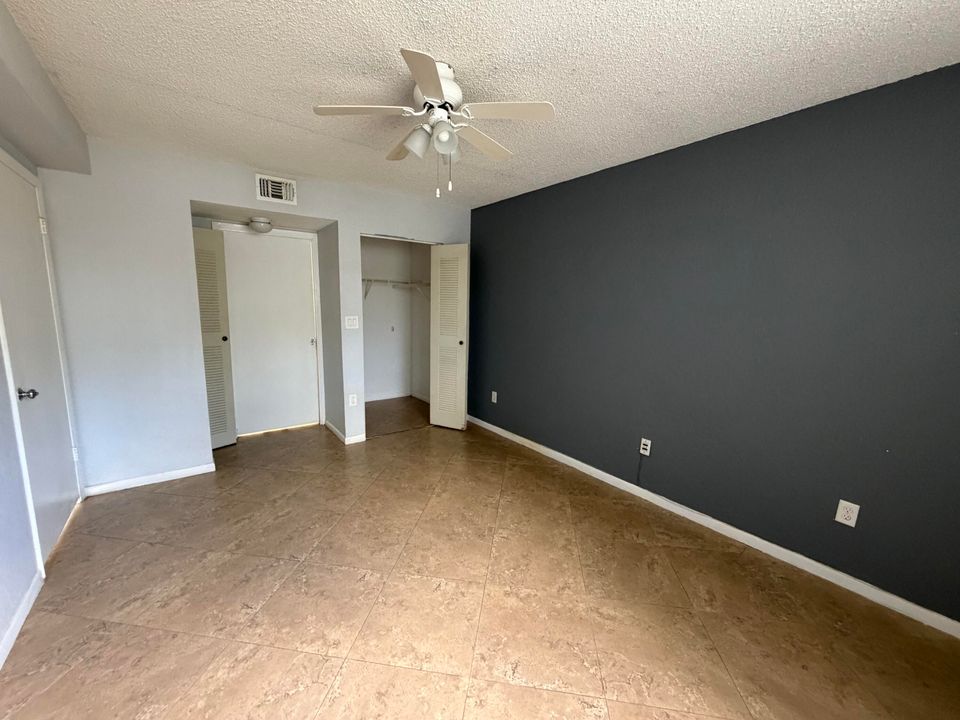 For Rent: $1,700 (1 beds, 1 baths, 900 Square Feet)