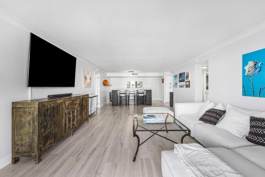 待售: $1,075,000 (2 贝兹, 2 浴室, 1490 平方英尺)