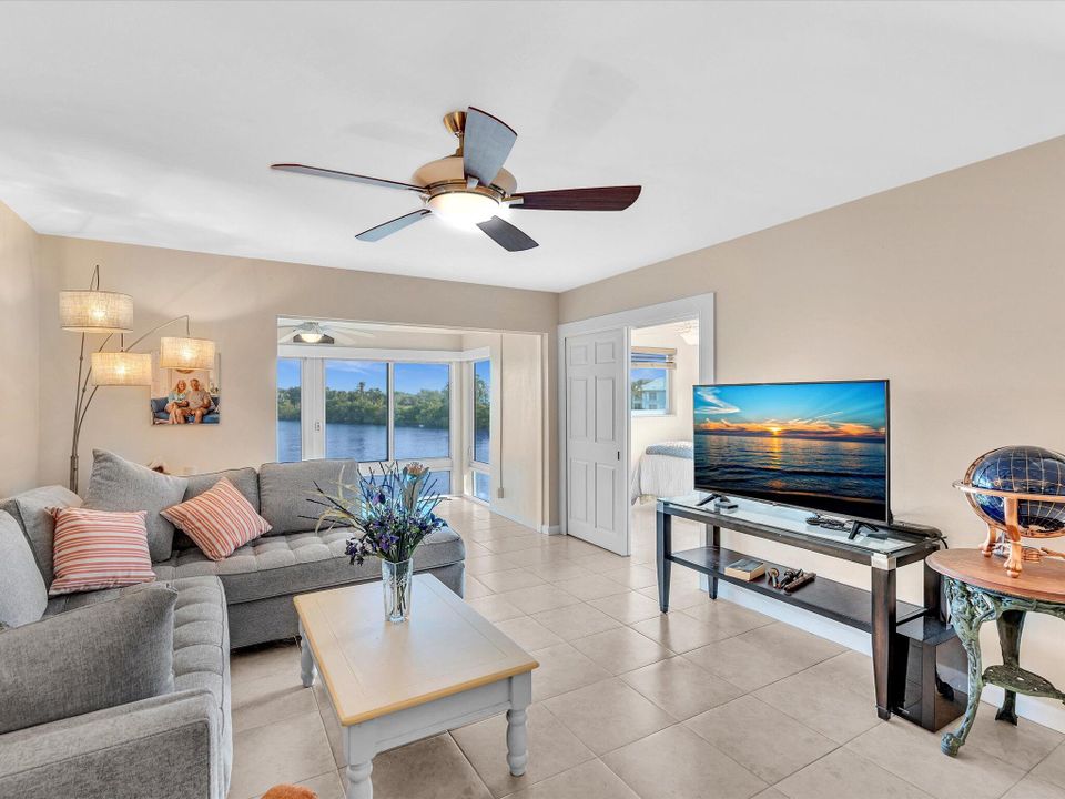 待售: $439,900 (2 贝兹, 2 浴室, 1200 平方英尺)