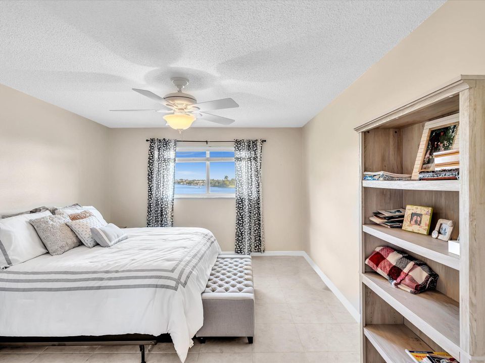 待售: $439,900 (2 贝兹, 2 浴室, 1200 平方英尺)