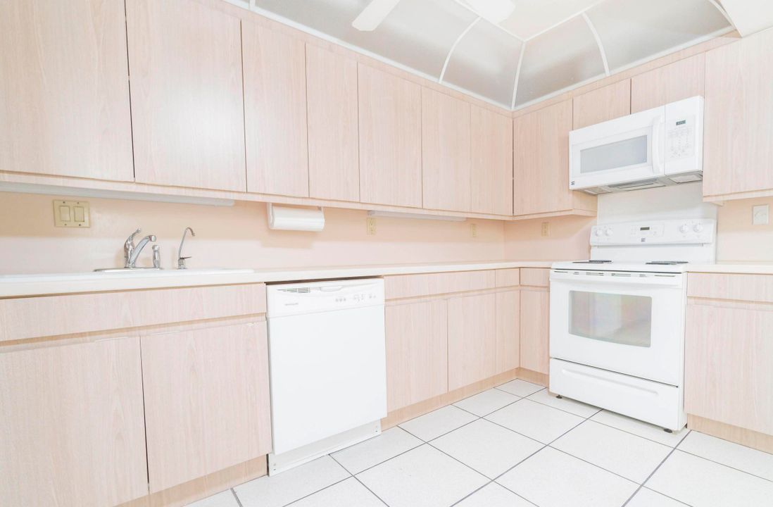 For Sale: $225,000 (3 beds, 2 baths, 1380 Square Feet)