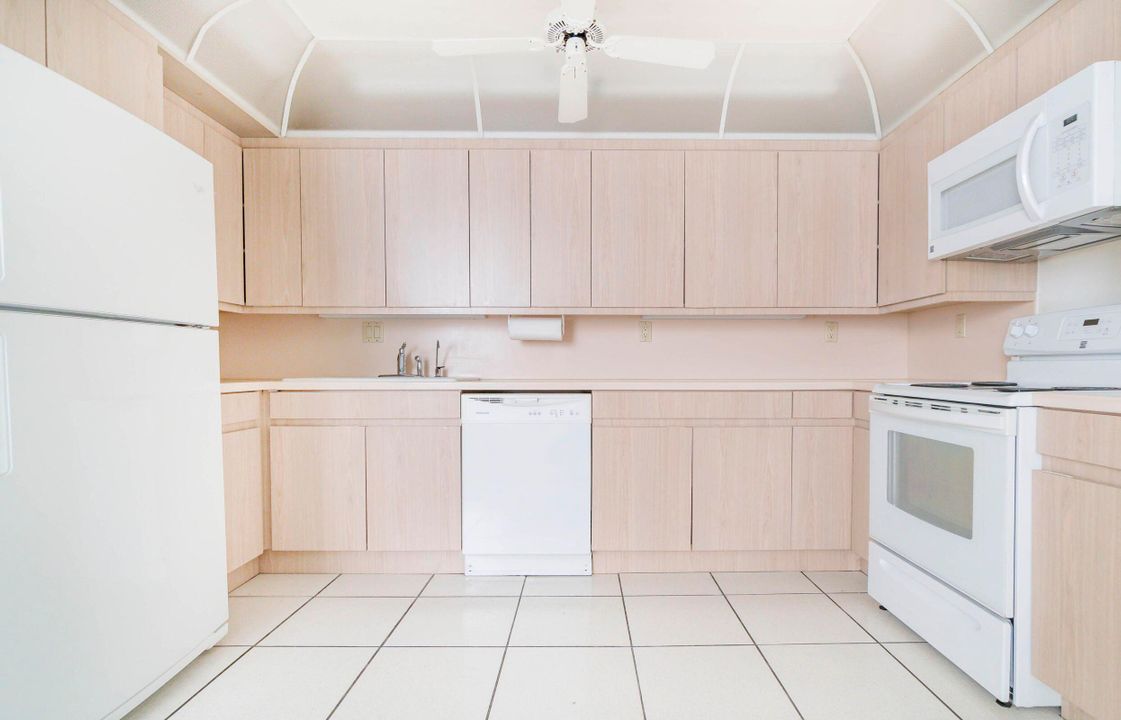 For Sale: $225,000 (3 beds, 2 baths, 1380 Square Feet)