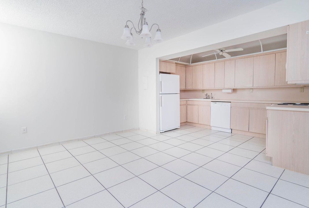 For Sale: $225,000 (3 beds, 2 baths, 1380 Square Feet)