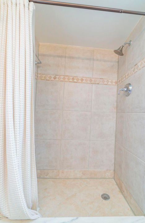 For Sale: $225,000 (3 beds, 2 baths, 1380 Square Feet)