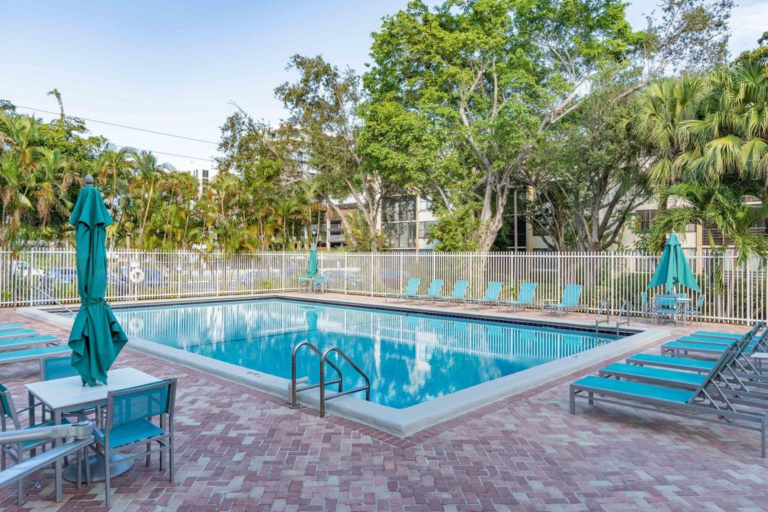 For Sale: $225,000 (3 beds, 2 baths, 1380 Square Feet)