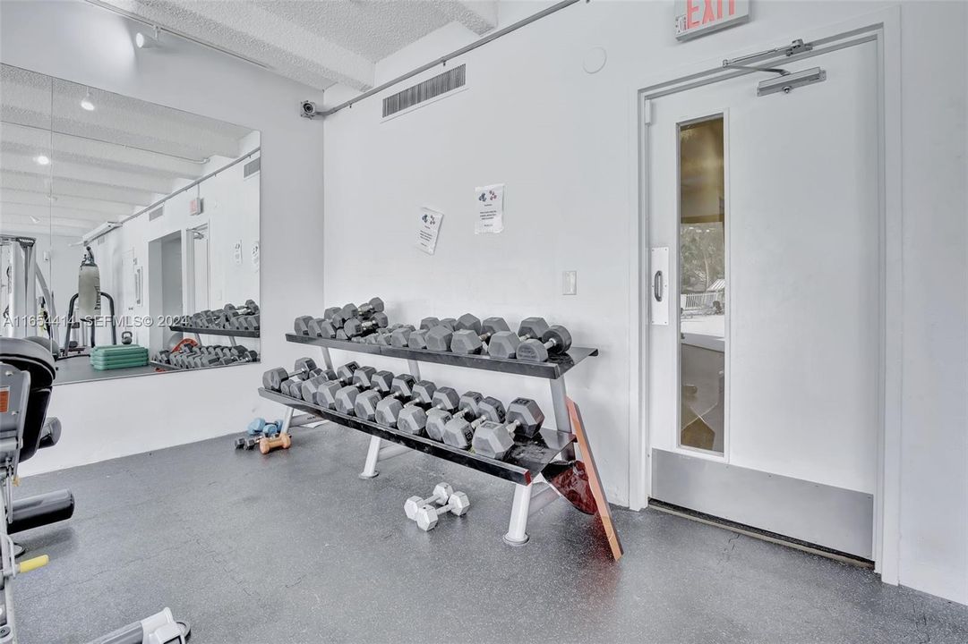 For Sale: $225,000 (3 beds, 2 baths, 1380 Square Feet)