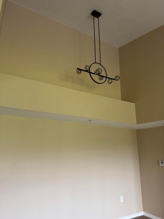 For Rent: $2,100 (3 beds, 2 baths, 1300 Square Feet)