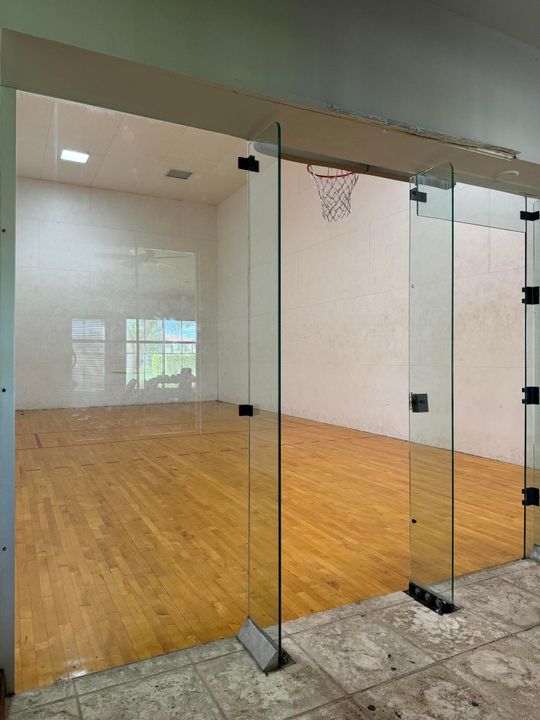 For Rent: $2,100 (3 beds, 2 baths, 1300 Square Feet)