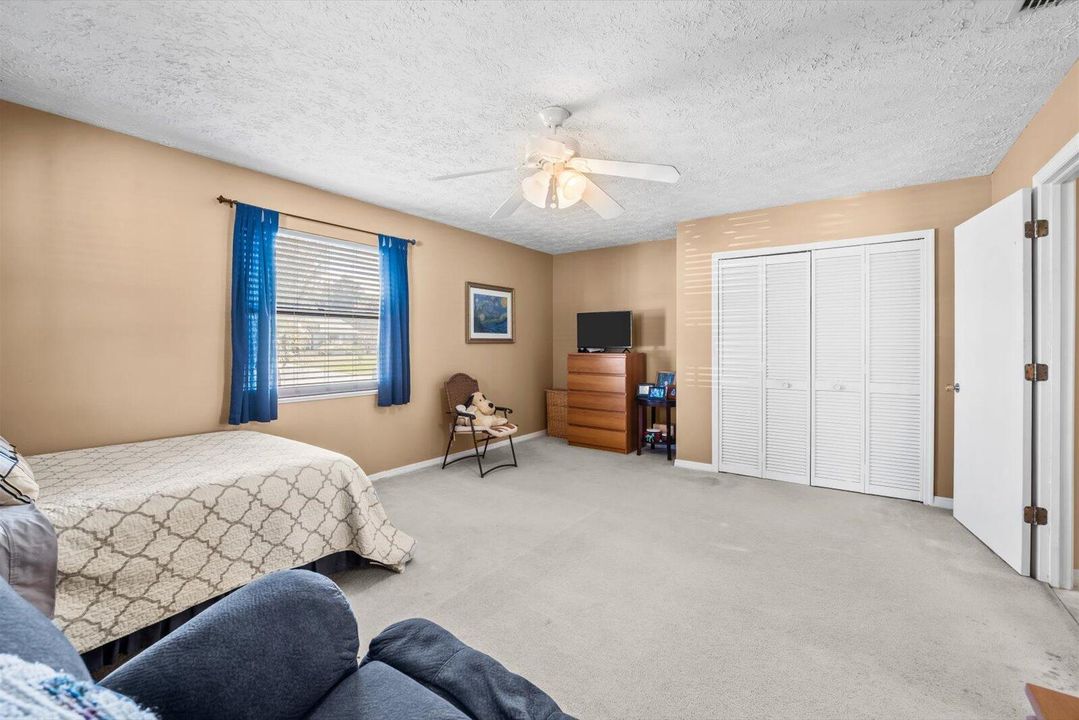 待售: $320,000 (3 贝兹, 2 浴室, 1732 平方英尺)