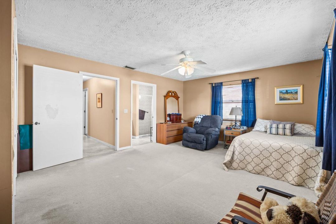 待售: $320,000 (3 贝兹, 2 浴室, 1732 平方英尺)