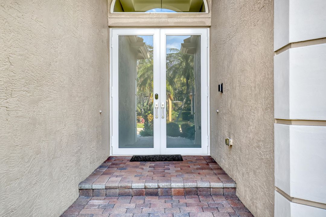 For Sale: $619,000 (3 beds, 2 baths, 1990 Square Feet)