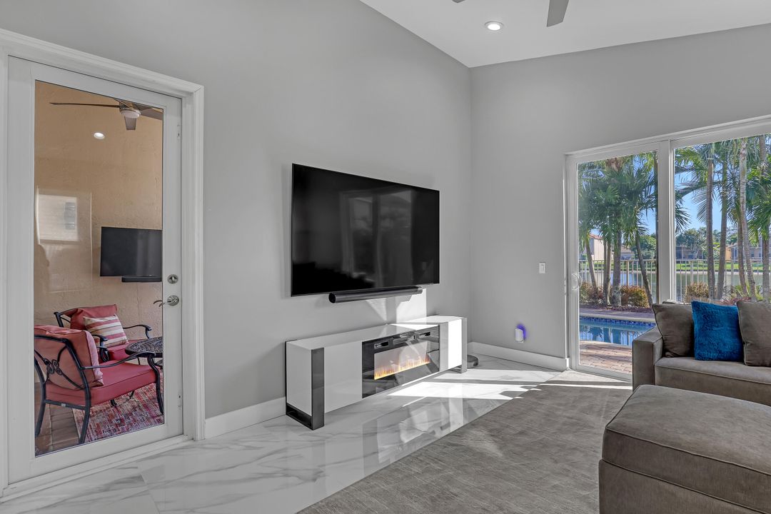 For Sale: $619,000 (3 beds, 2 baths, 1990 Square Feet)