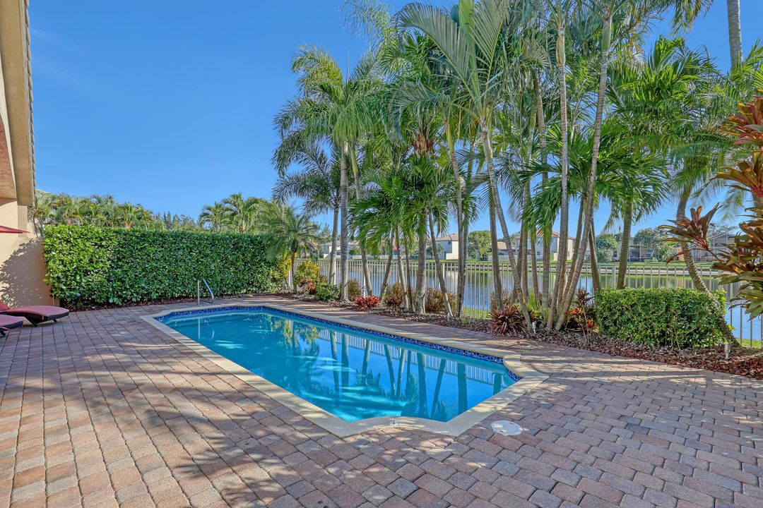 For Sale: $619,000 (3 beds, 2 baths, 1990 Square Feet)