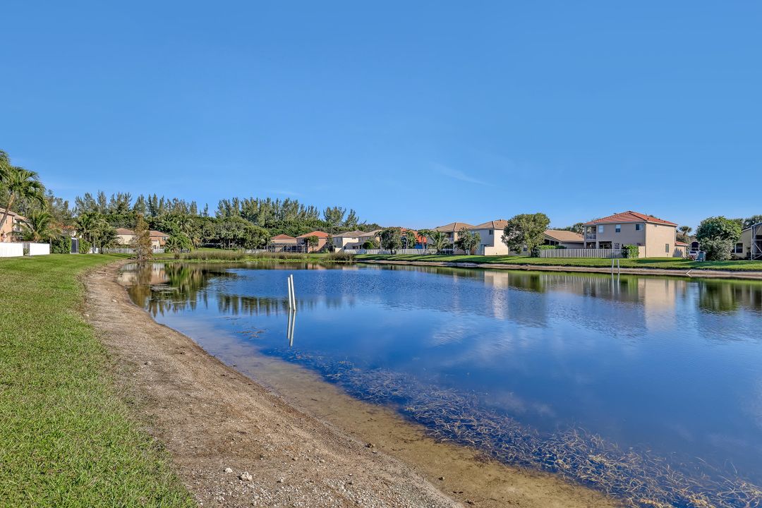 For Sale: $619,000 (3 beds, 2 baths, 1990 Square Feet)