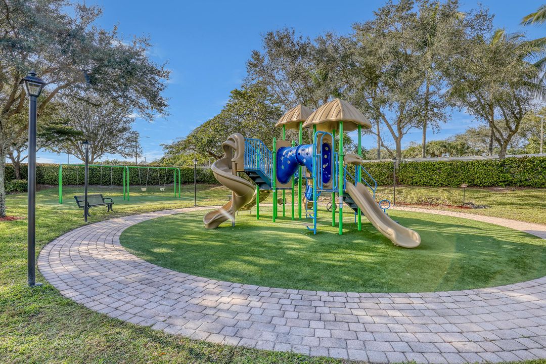 For Sale: $619,000 (3 beds, 2 baths, 1990 Square Feet)