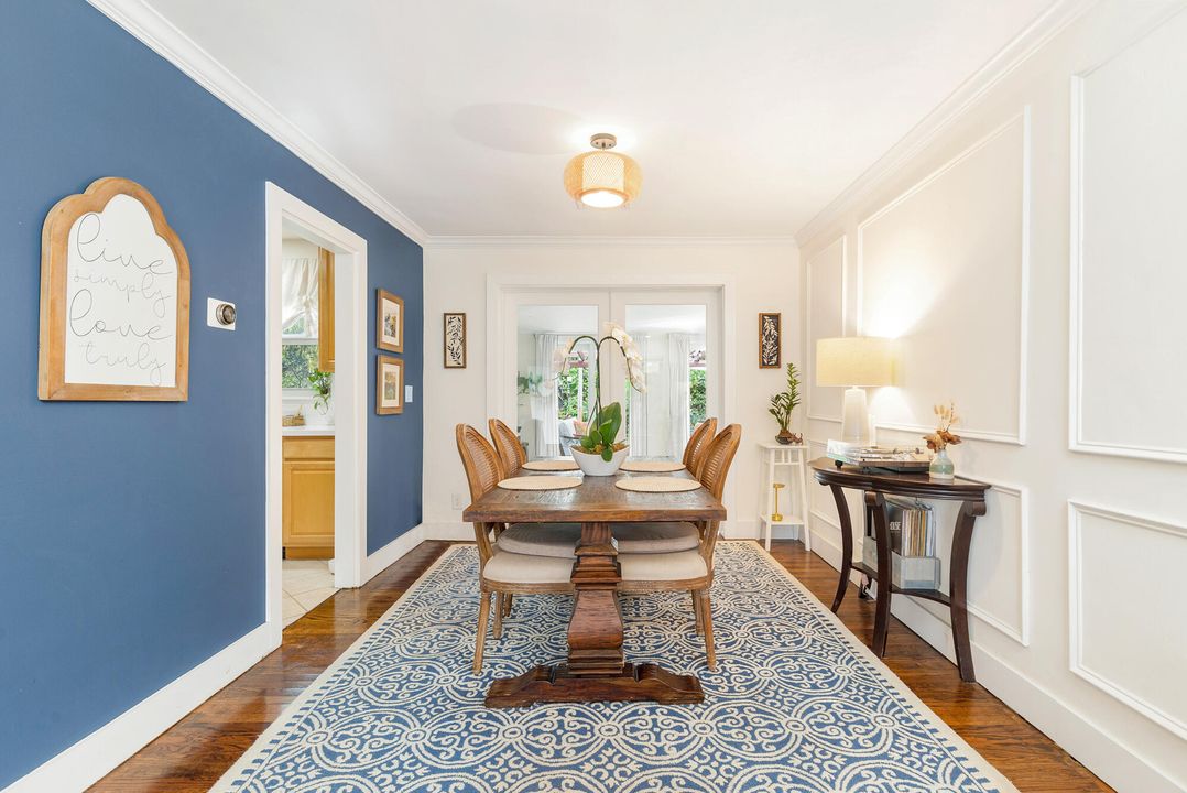 For Sale: $945,000 (2 beds, 1 baths, 1125 Square Feet)