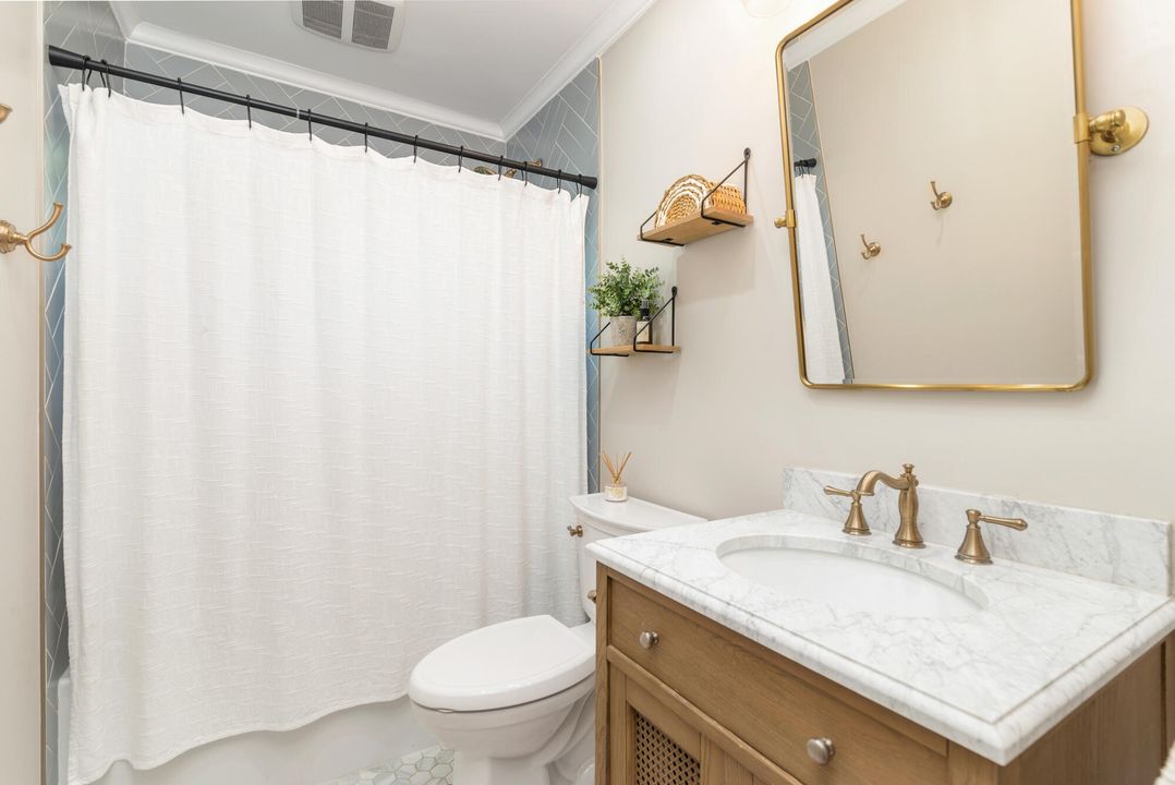 For Sale: $945,000 (2 beds, 1 baths, 1125 Square Feet)