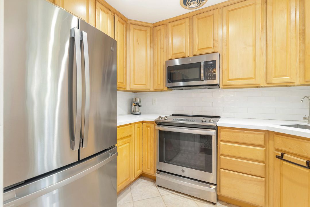 For Sale: $945,000 (2 beds, 1 baths, 1125 Square Feet)
