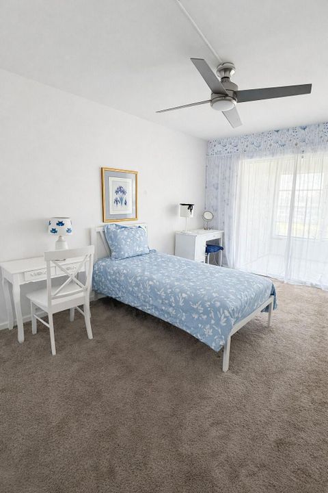 For Sale: $230,000 (2 beds, 2 baths, 896 Square Feet)