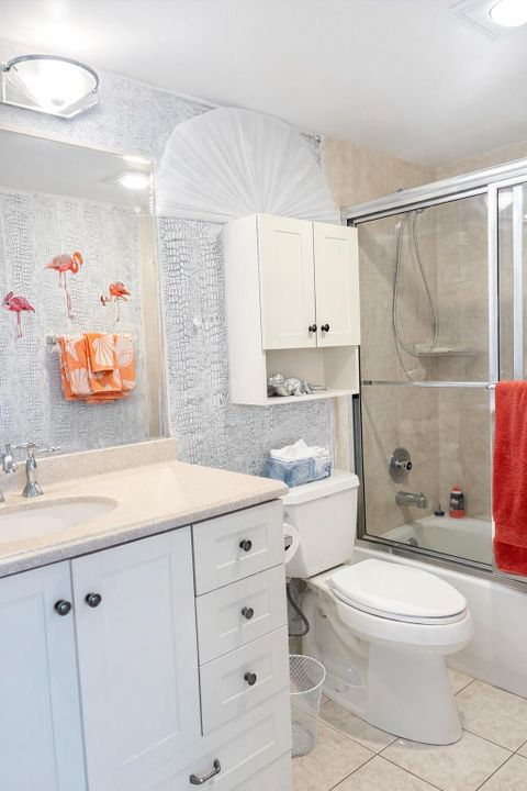 For Sale: $230,000 (2 beds, 2 baths, 896 Square Feet)