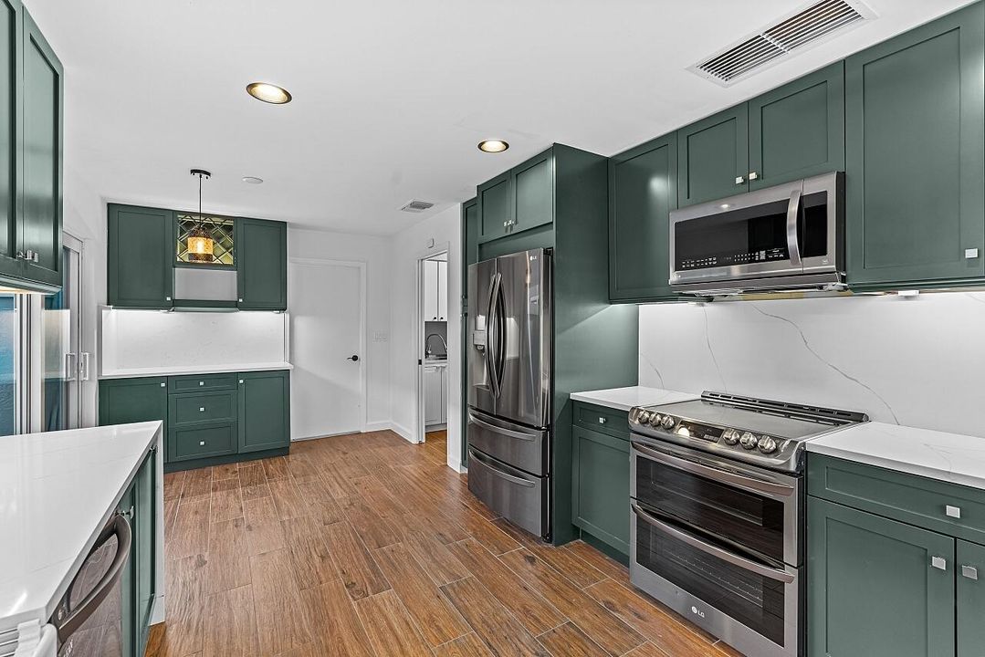 For Sale: $649,900 (3 beds, 2 baths, 2080 Square Feet)