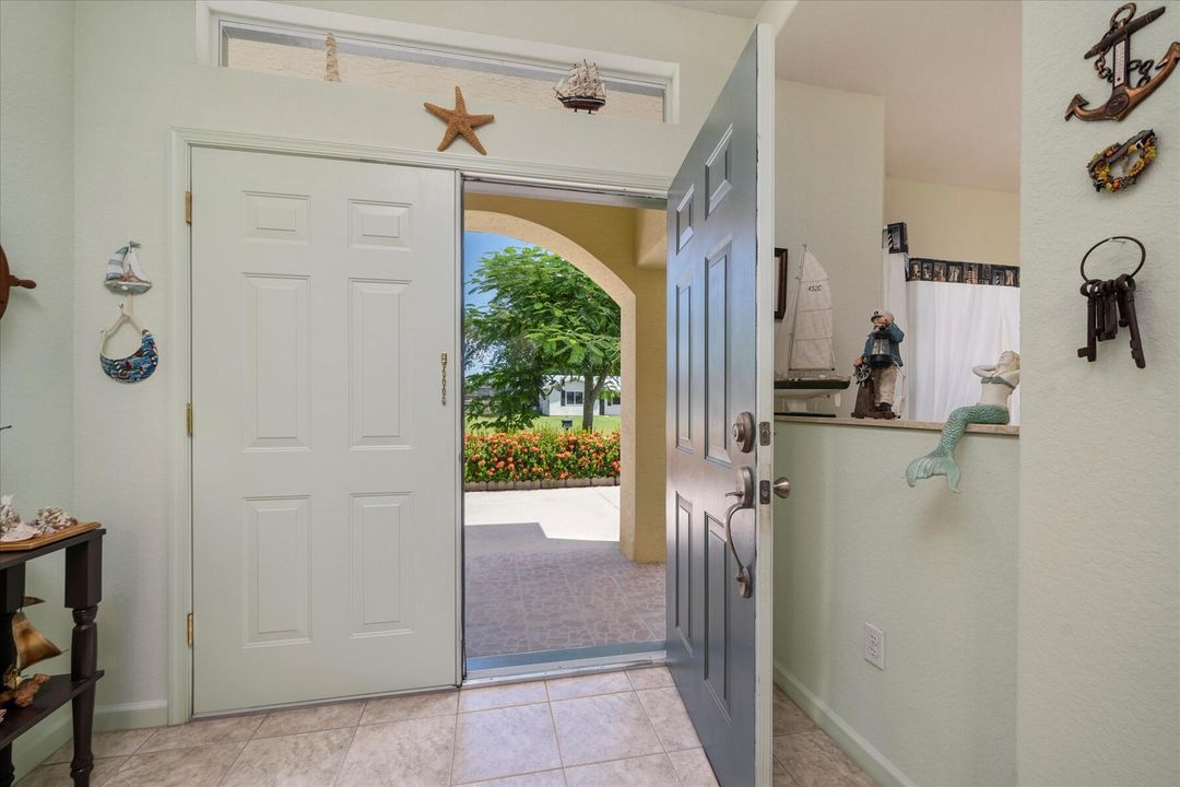 For Sale: $384,000 (3 beds, 2 baths, 1696 Square Feet)