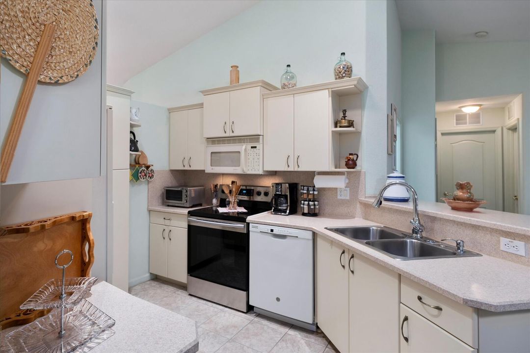 For Sale: $384,000 (3 beds, 2 baths, 1696 Square Feet)