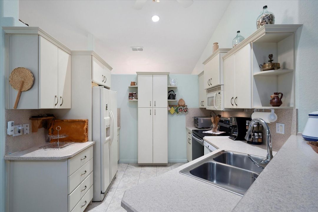 For Sale: $384,000 (3 beds, 2 baths, 1696 Square Feet)