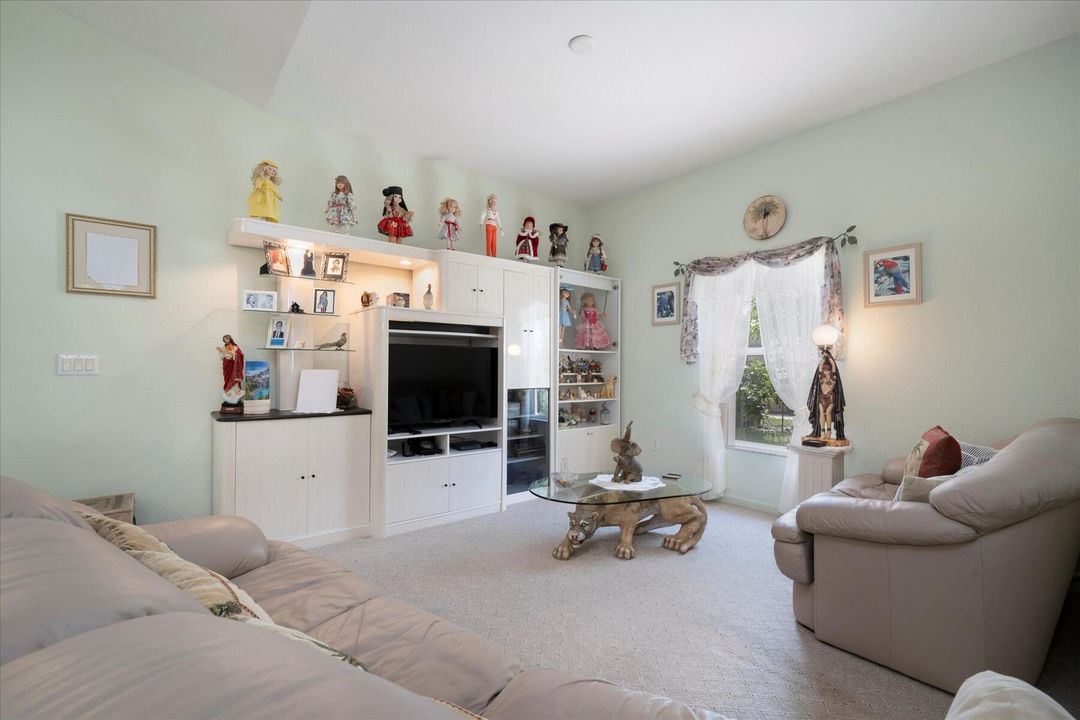 For Sale: $384,000 (3 beds, 2 baths, 1696 Square Feet)