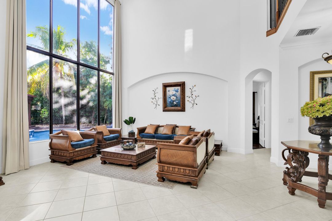 For Rent: $9,000 (6 beds, 4 baths, 4709 Square Feet)